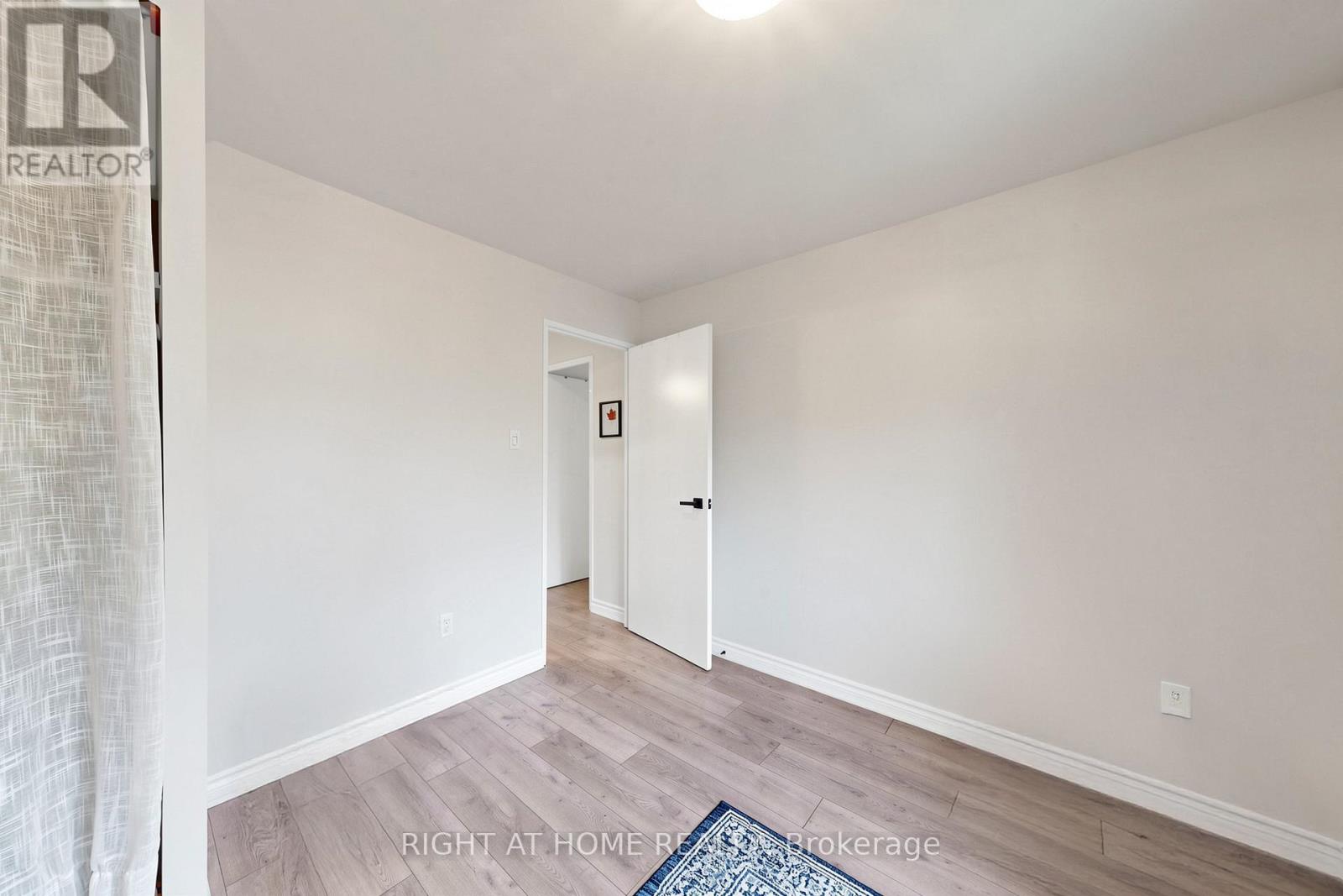 #172 2001 BONNYMEDE DRIVE - 21