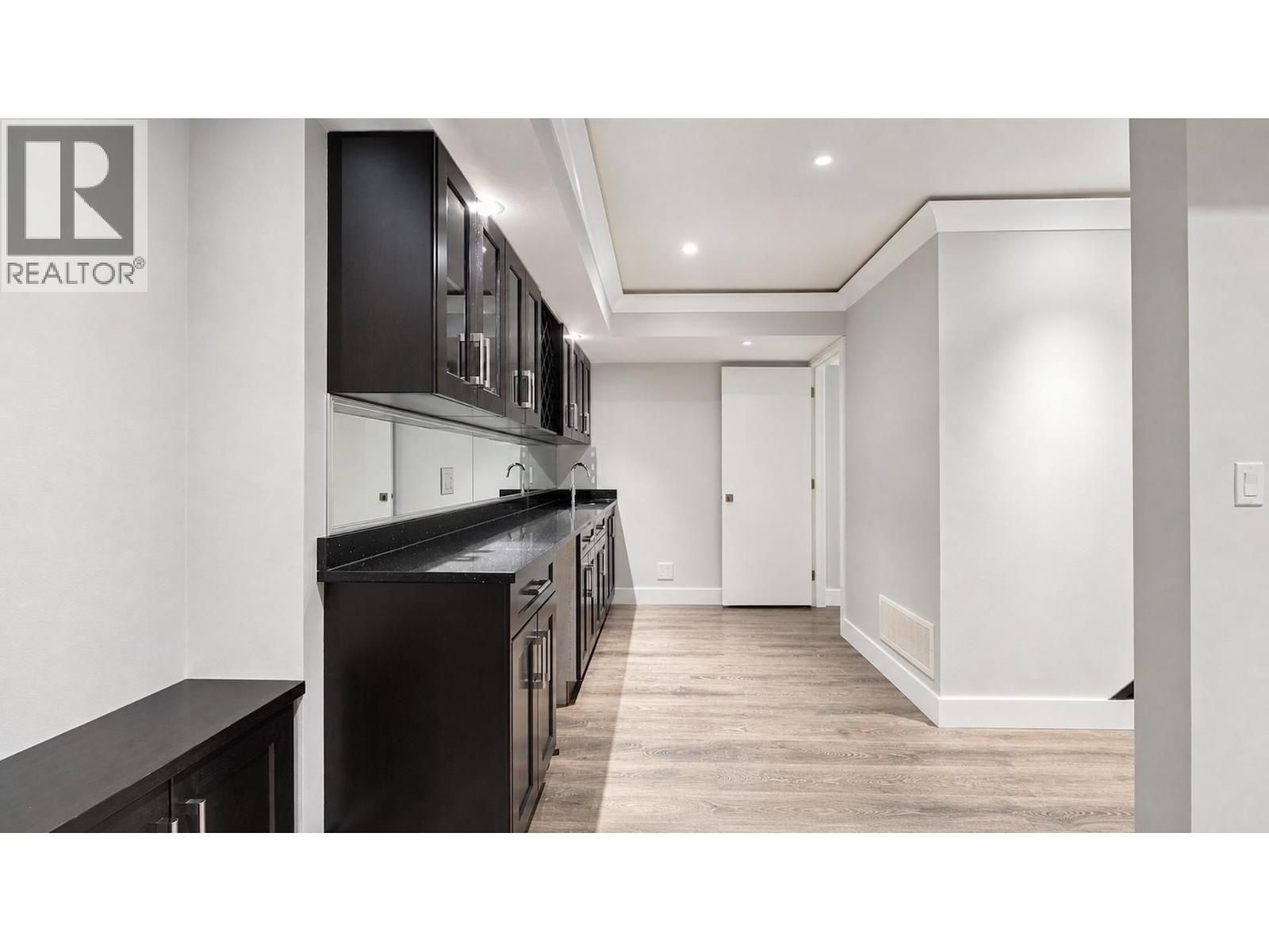 1975 COQUITLAM AVENUE, Port Coquitlam