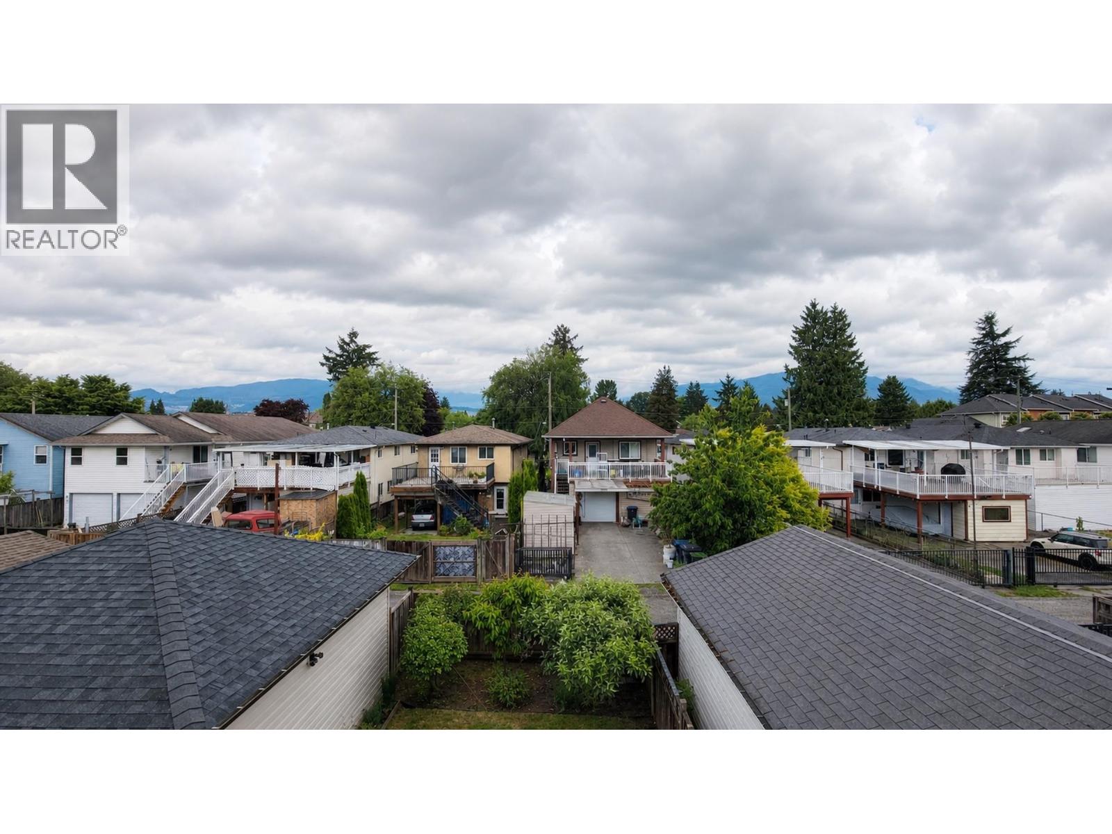 1975 COQUITLAM AVENUE, Port Coquitlam