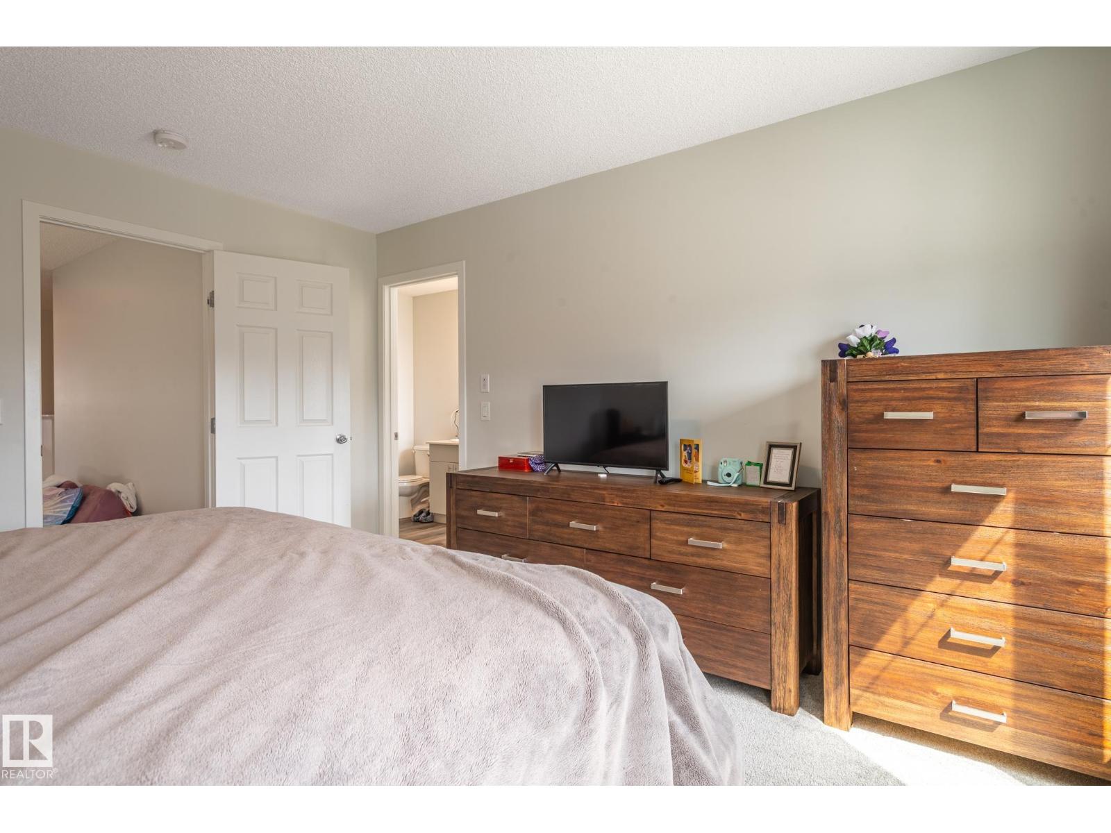 17562 63A ST NW - 31