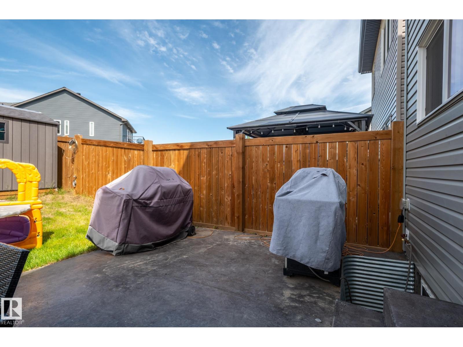 17562 63A ST NW - 42