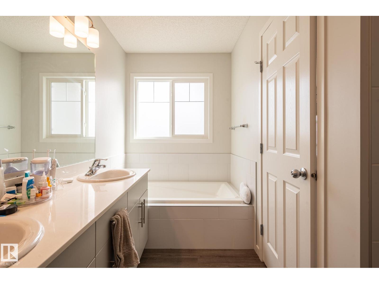17562 63A ST NW - 33