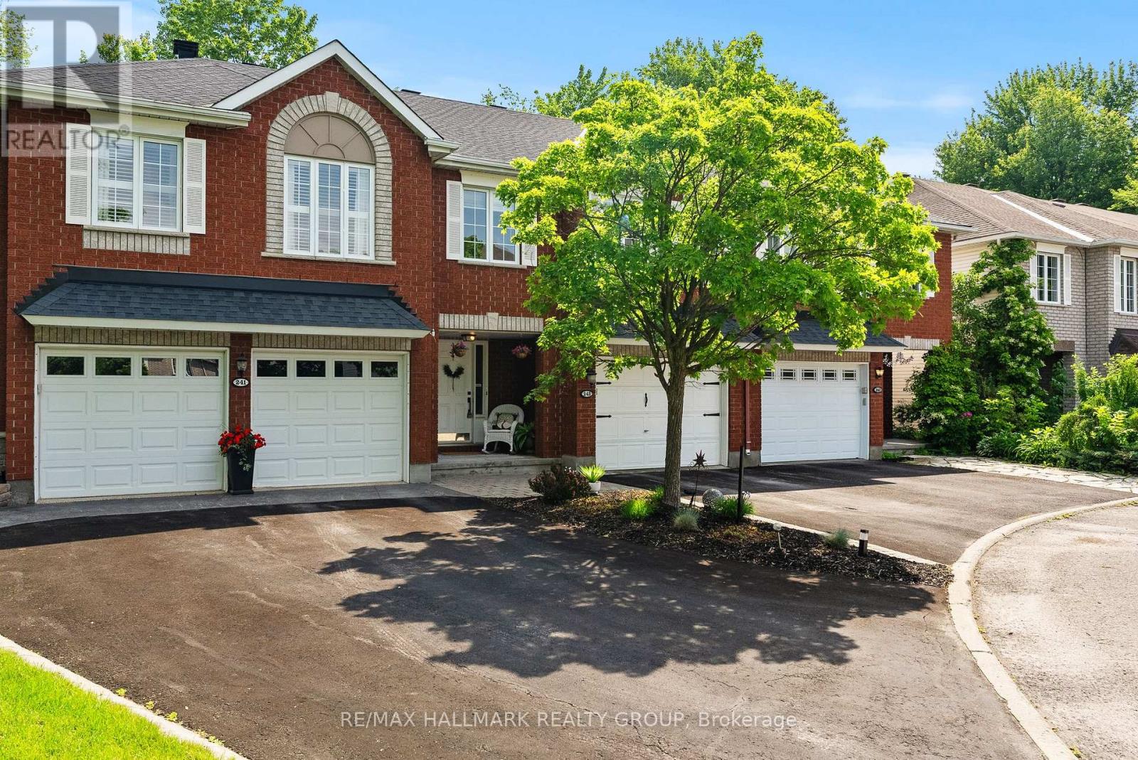 2 Bed, 3 Bath House for Sale in Ottawa – 243 GLADEVIEW PRIVATE, Ottawa – MLS# X13091766 - Image 32