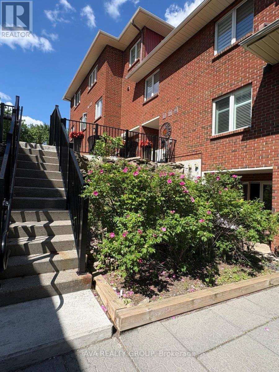 3 Bed, 2 Bath House for Sale in Ottawa – 106 STRATAS COURT N, Ottawa – MLS# X13166314 - Image 34