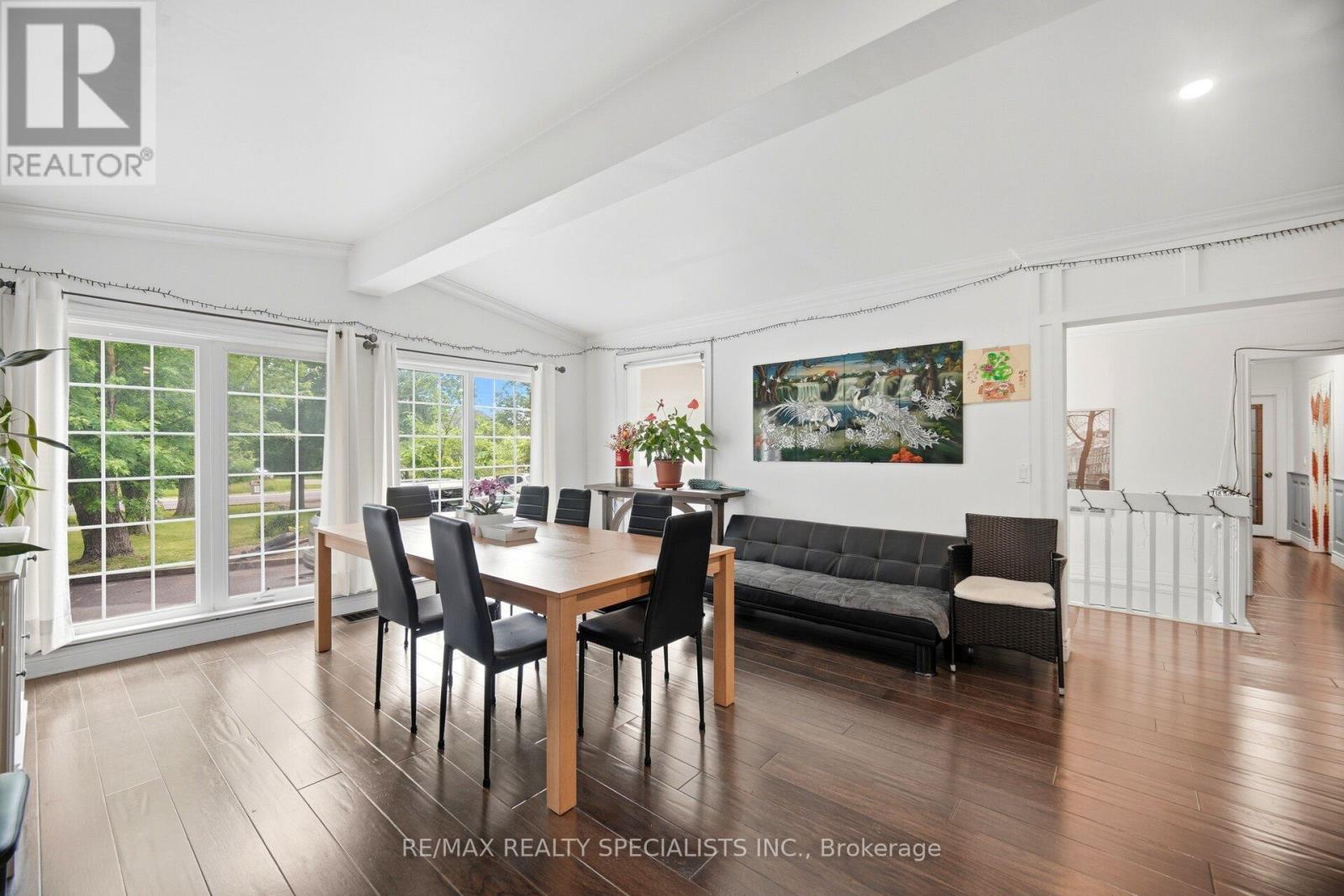 709 QUEENSWAY W - 3