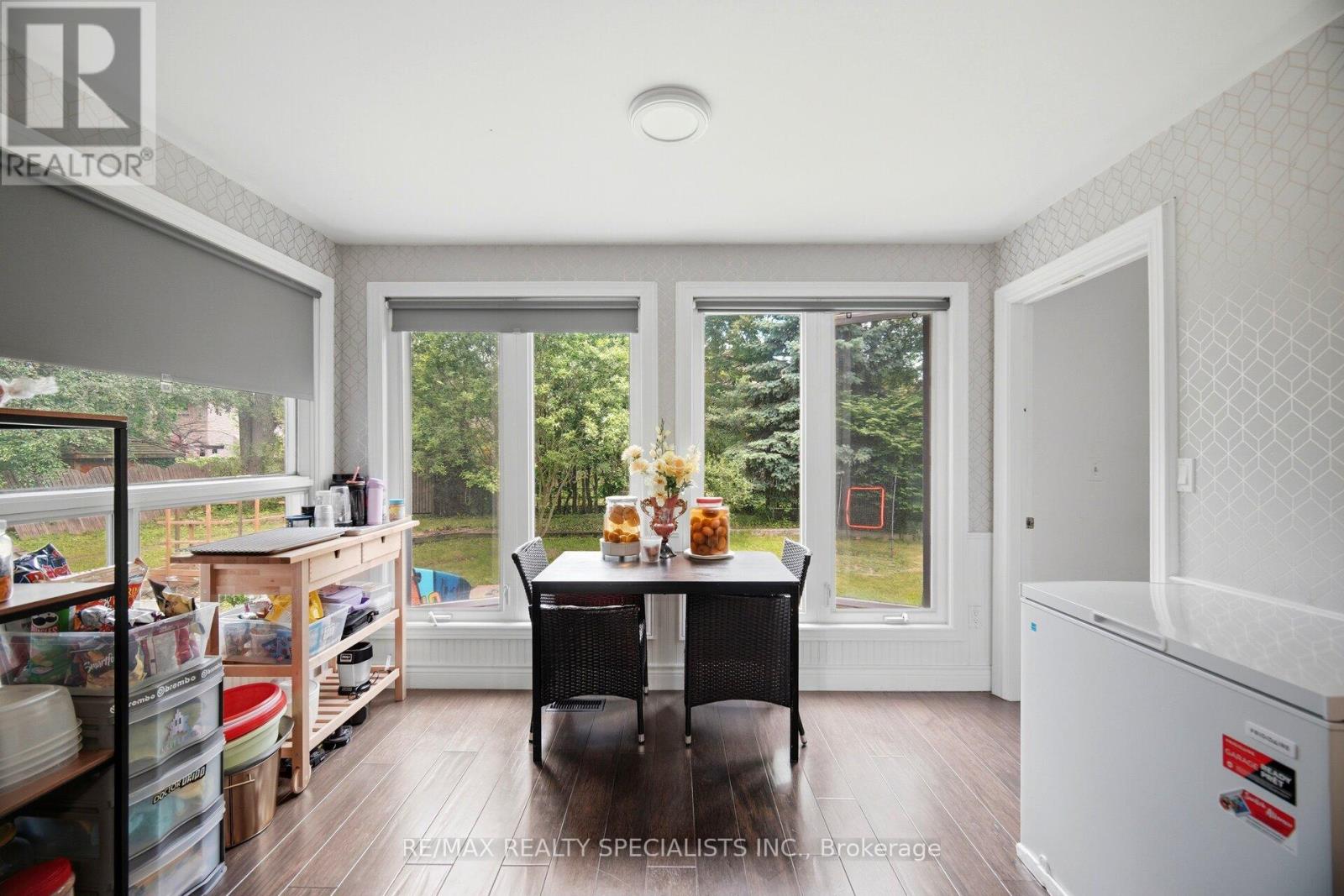 709 QUEENSWAY W - 7