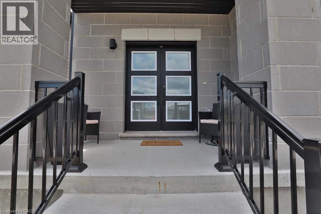 72 DUSENBURY Drive - 3