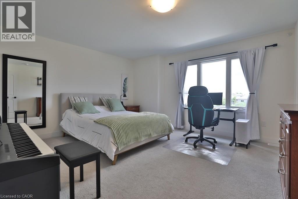 72 DUSENBURY Drive - 35