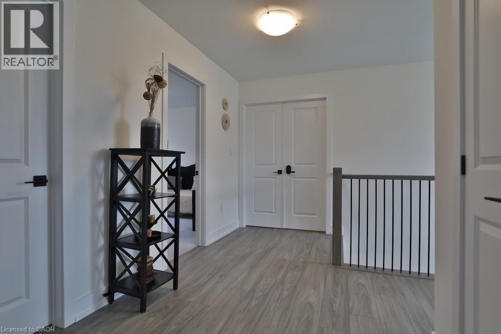 72 DUSENBURY Drive - 38