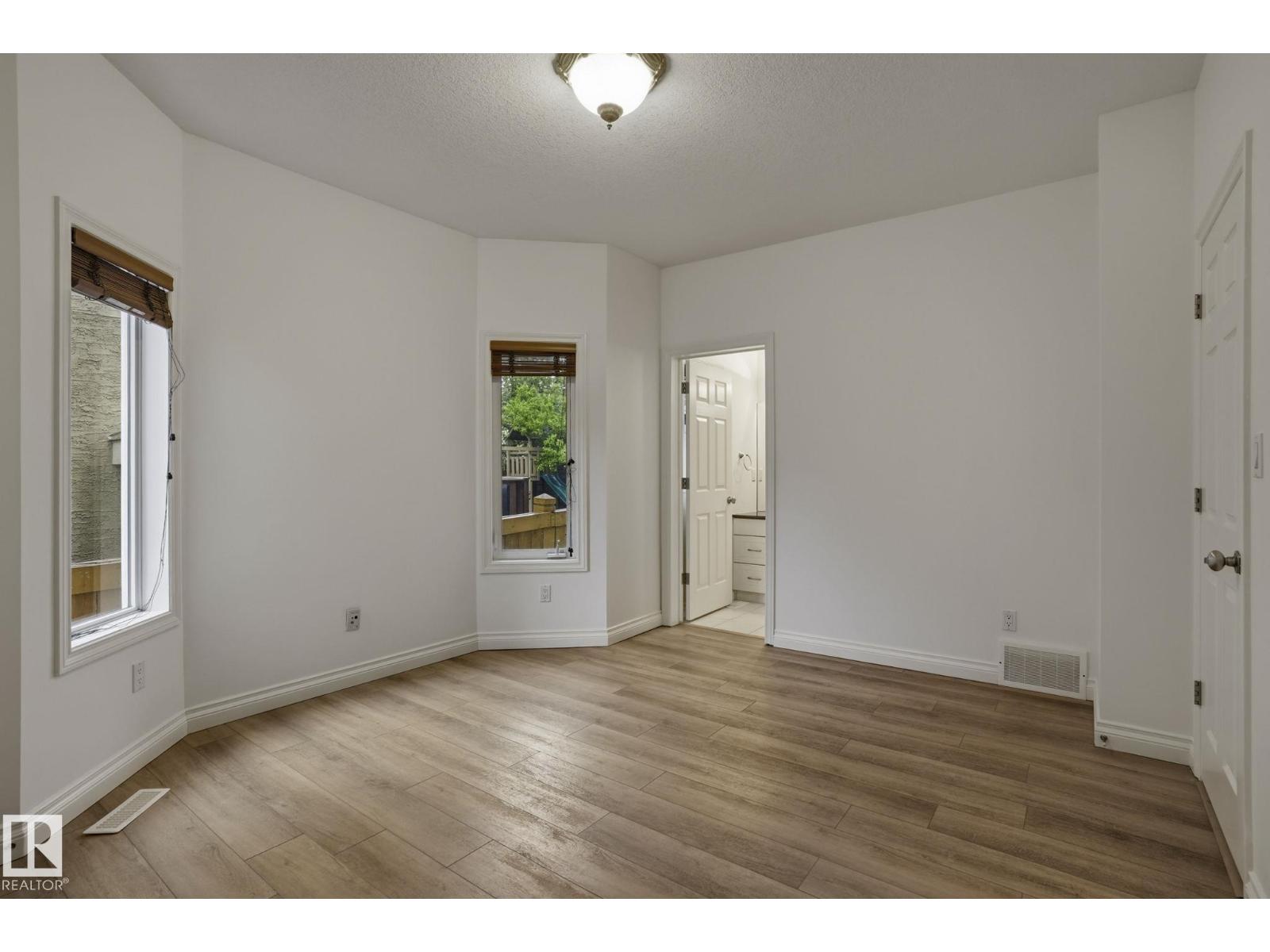 926 HOLLINGSWORTH BN NW - 24