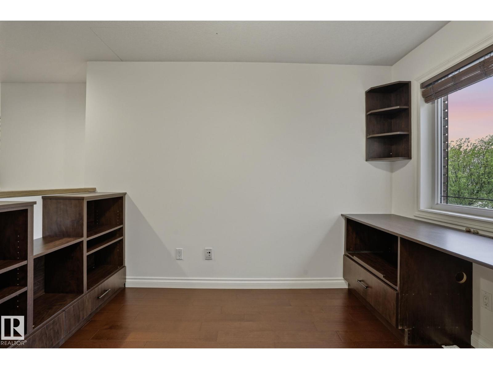 926 HOLLINGSWORTH BN NW - 48