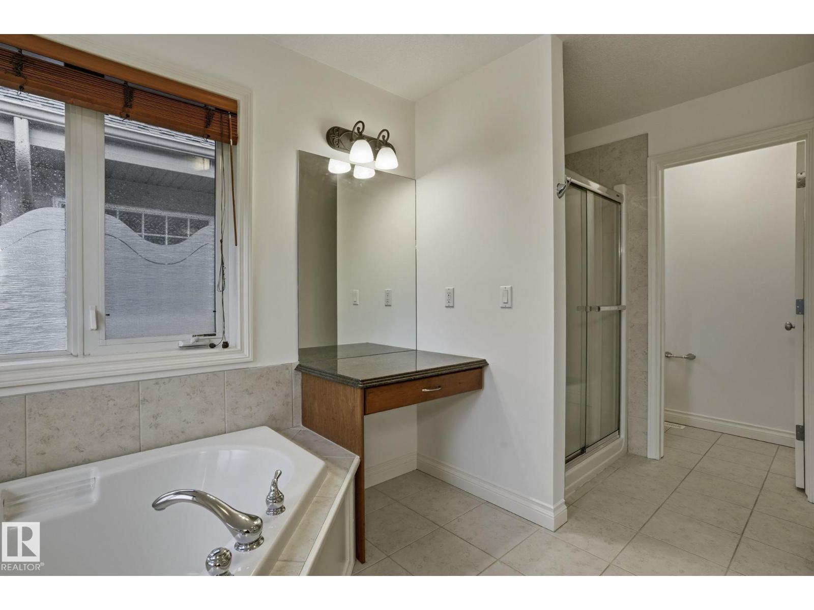 926 HOLLINGSWORTH BN NW - 35