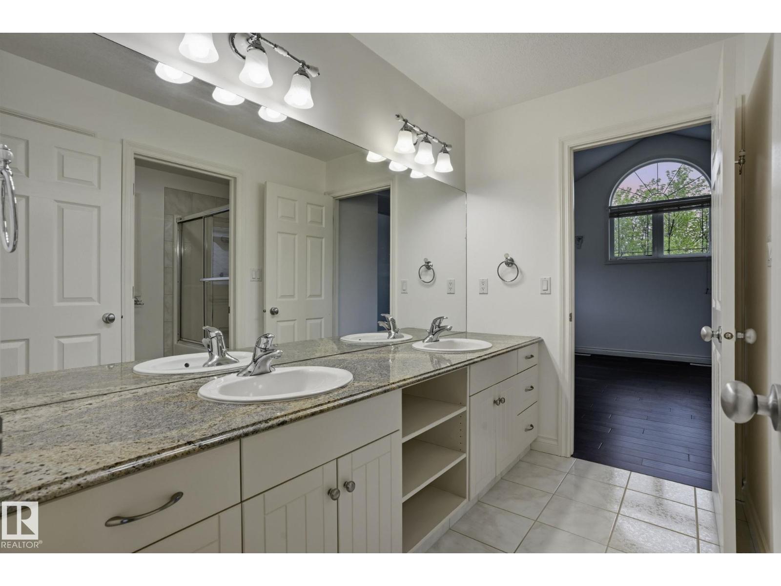 926 HOLLINGSWORTH BN NW - 43