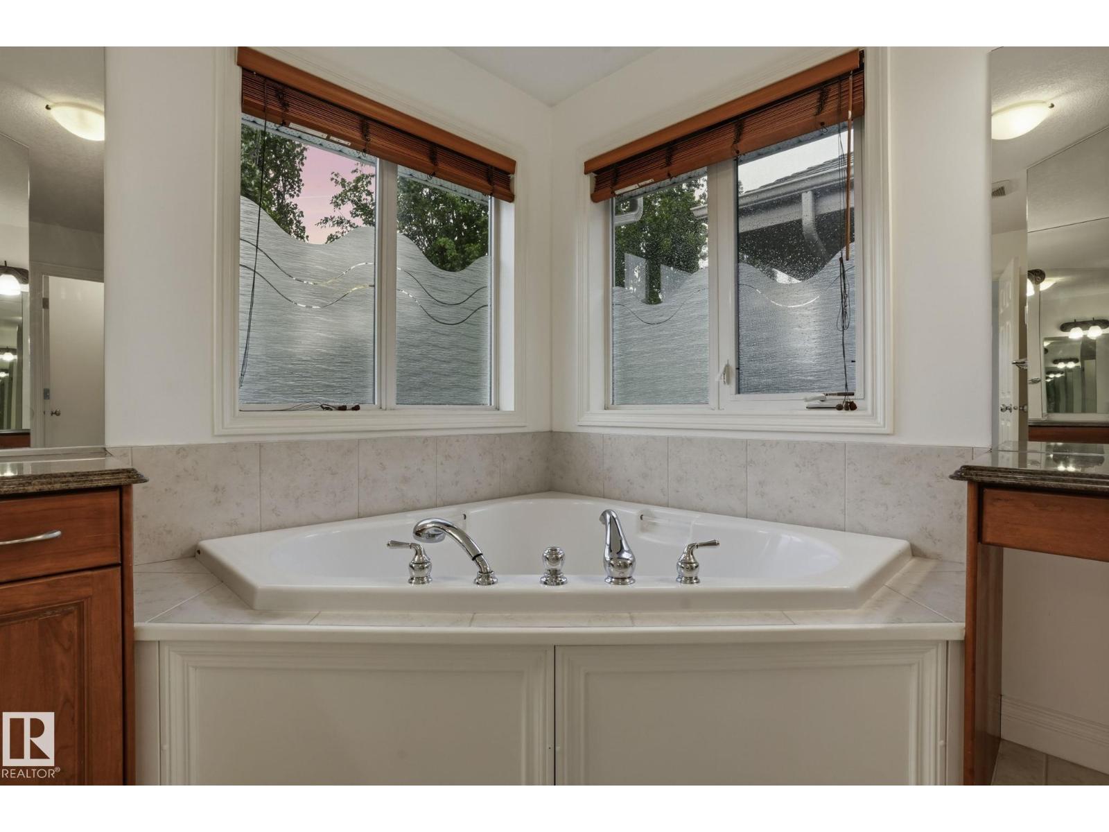 926 HOLLINGSWORTH BN NW - 34