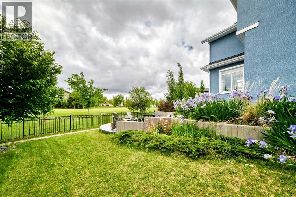 136 STONEMERE Close — photo 44