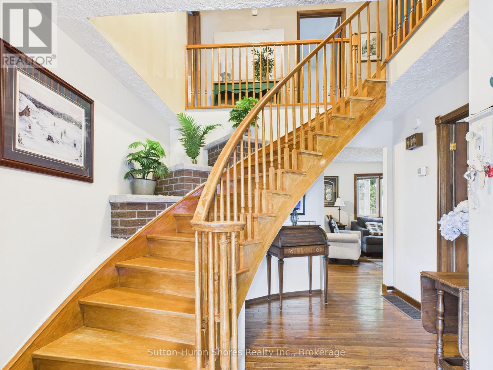 341 WELLINGTON STREET - 12