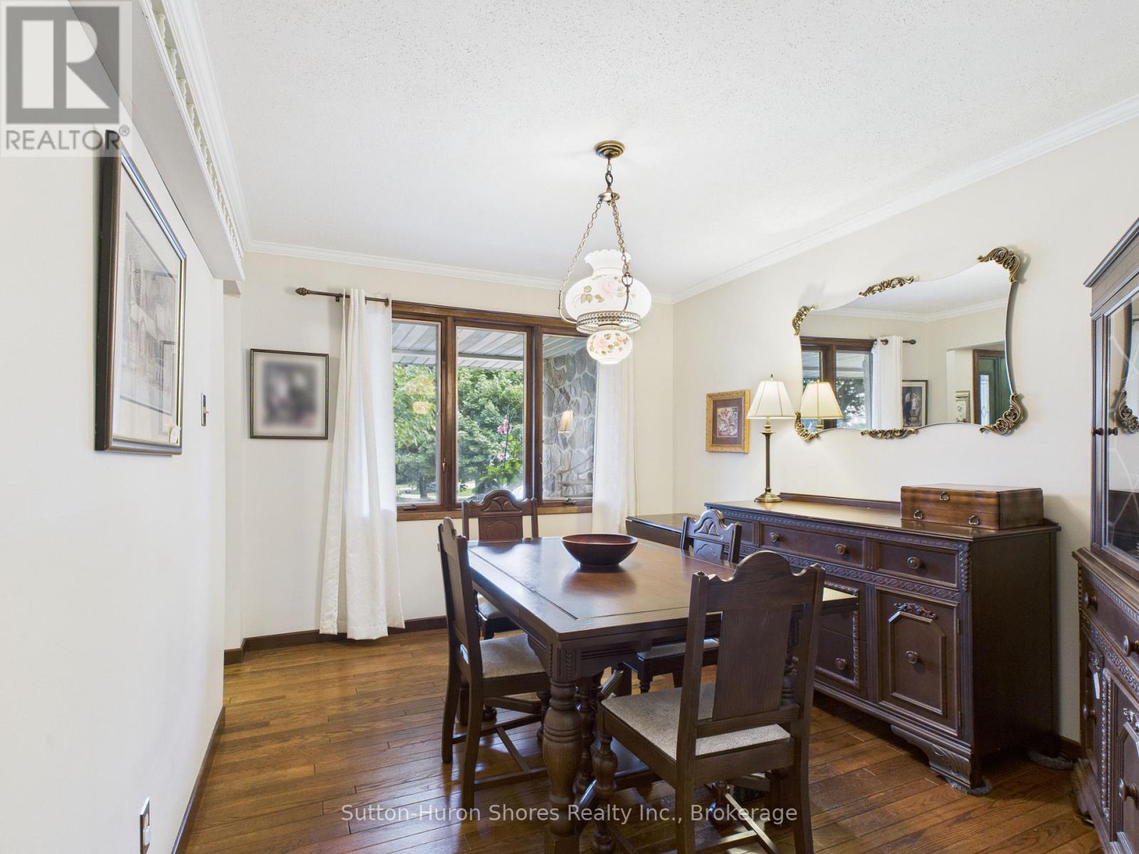341 WELLINGTON STREET - 13