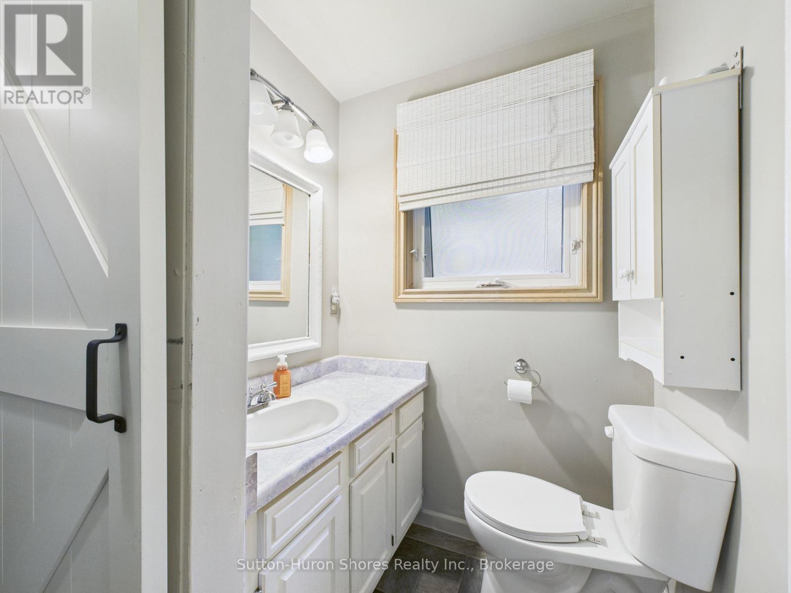 341 WELLINGTON STREET - 16