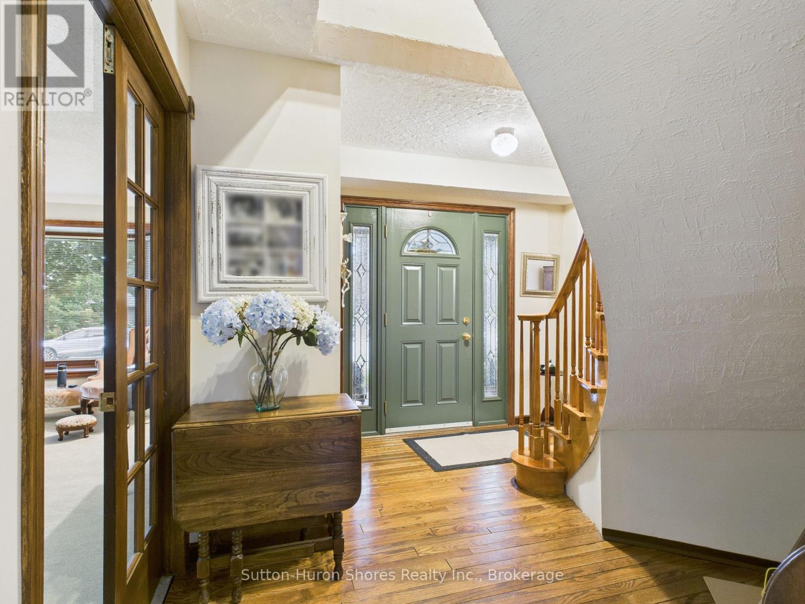 341 WELLINGTON STREET - 21