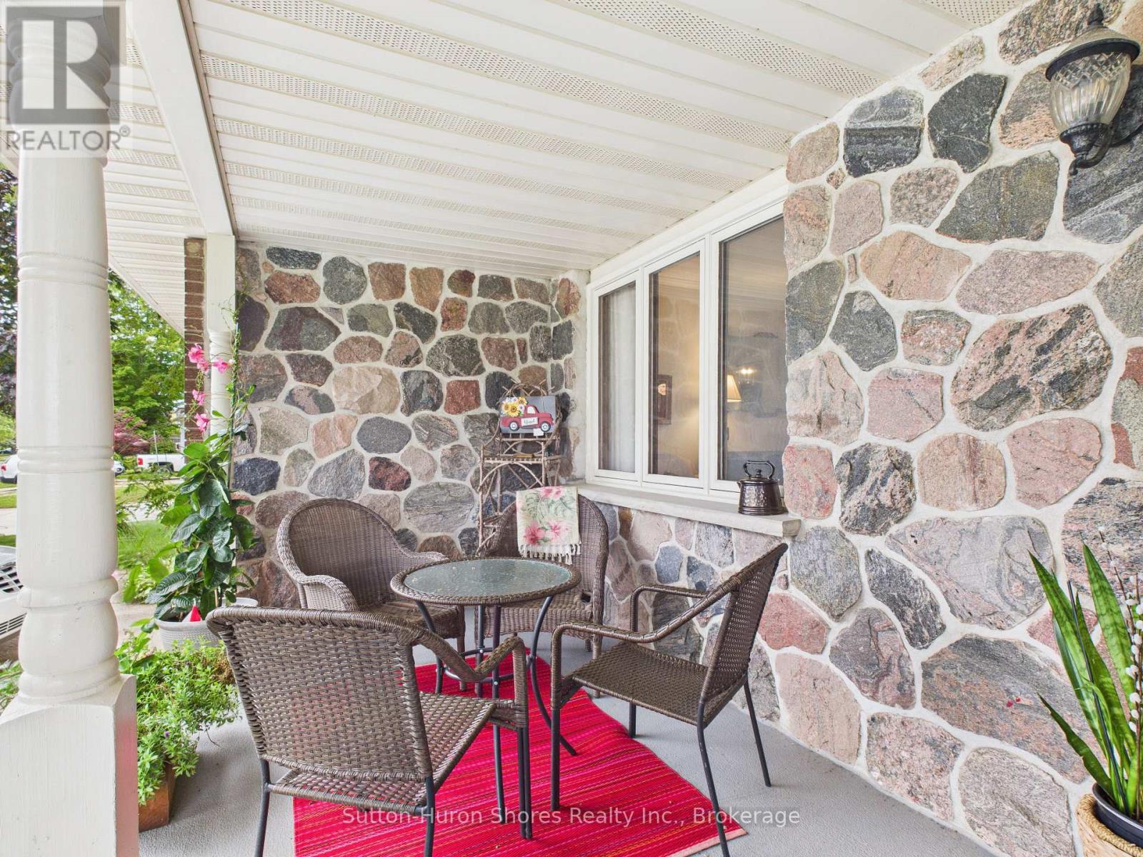 341 WELLINGTON STREET - 22