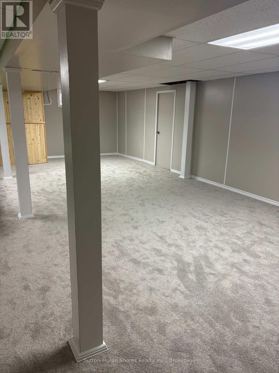 341 WELLINGTON STREET - 25