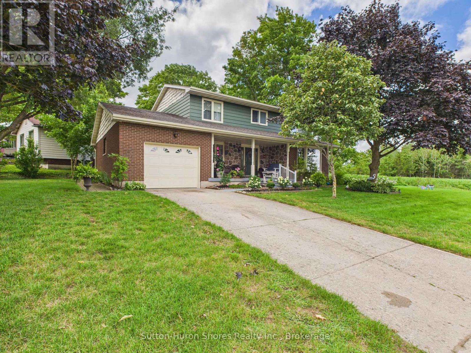 341 WELLINGTON STREET - 29
