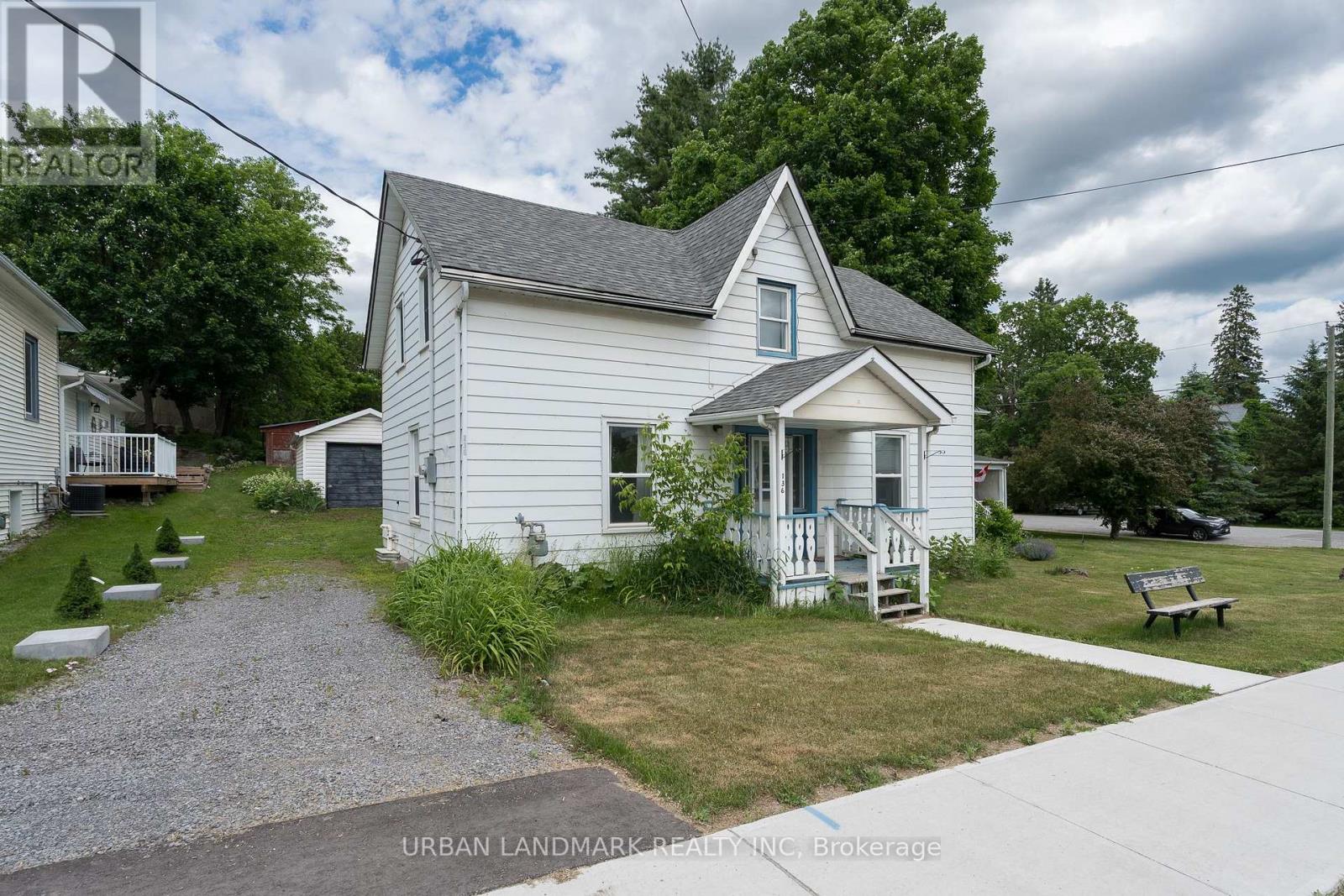 136 ST LAWRENCE STREET - 2