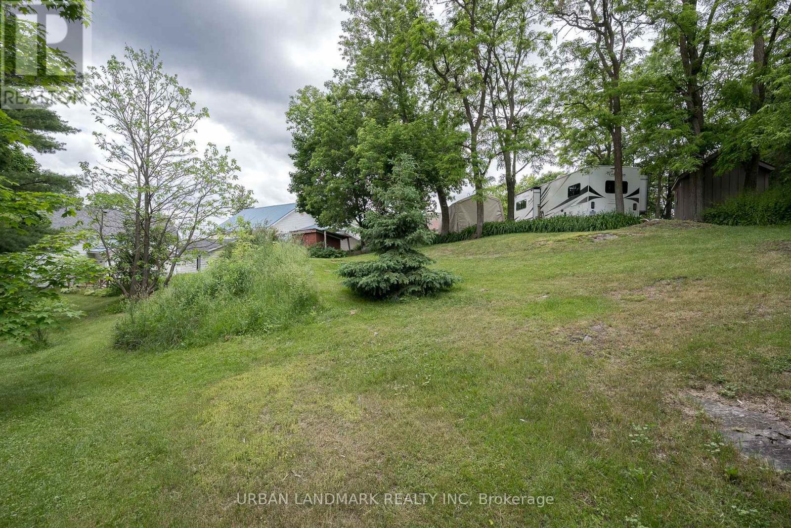 136 ST LAWRENCE STREET - 32