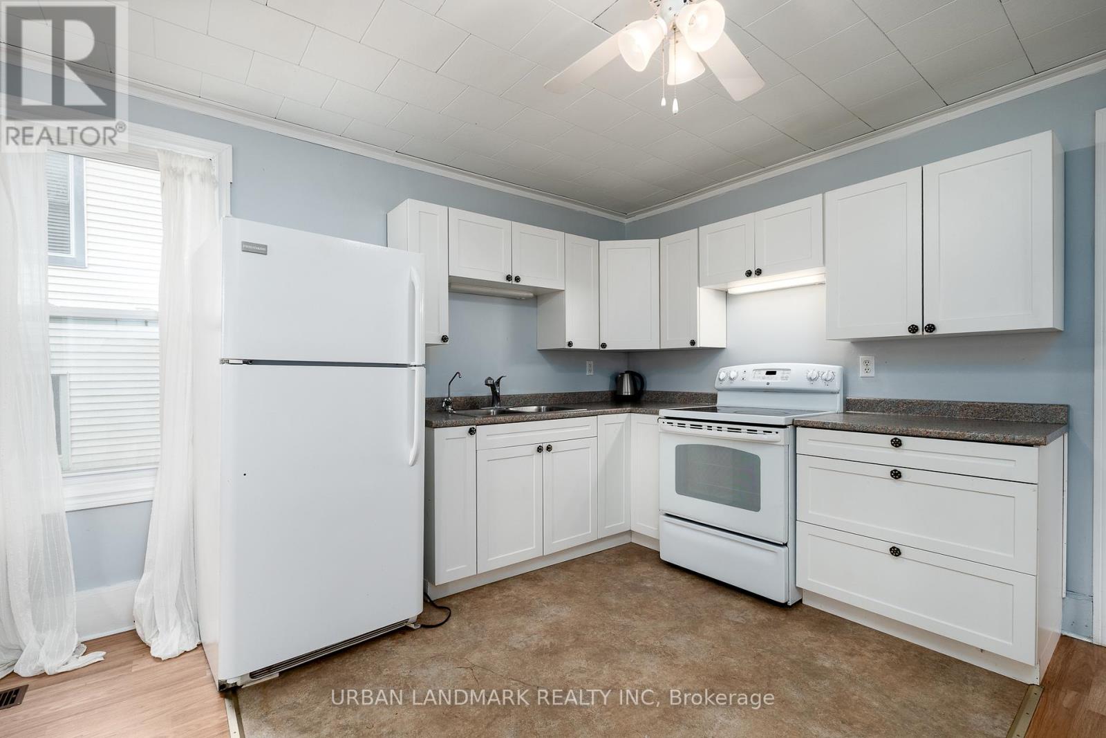 136 ST LAWRENCE STREET - 6