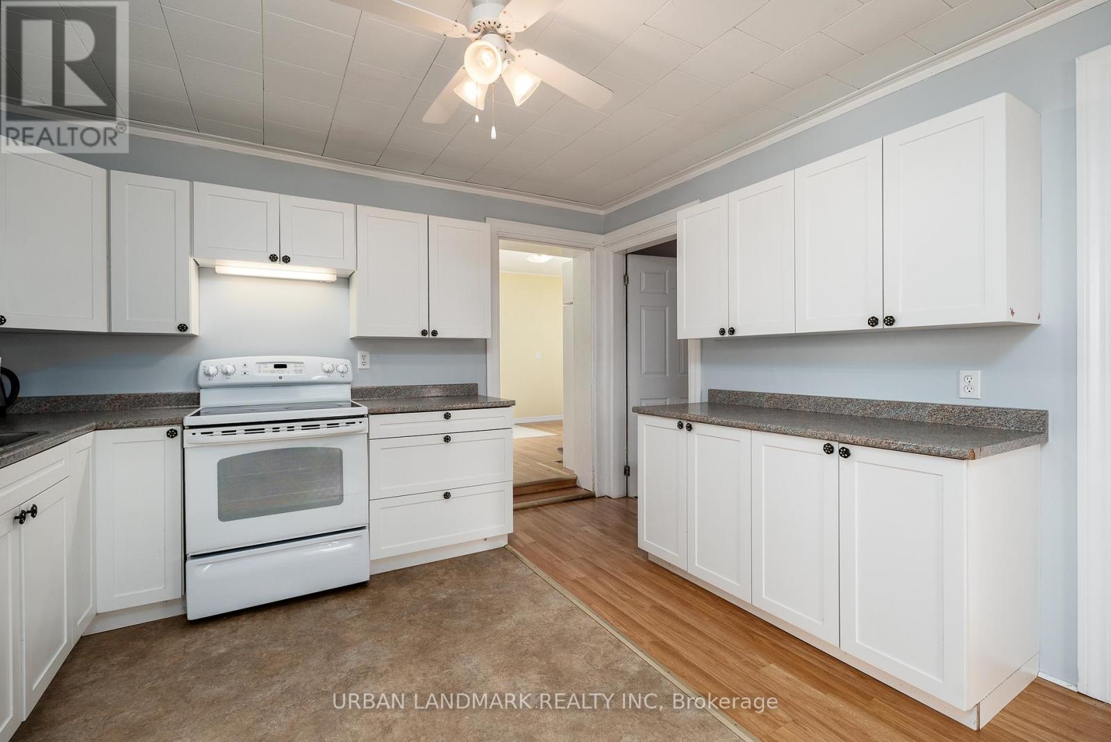 136 ST LAWRENCE STREET - 7