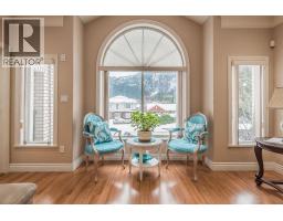 37979 Fifth Avenue, Squamish, BC V8B0A6 Photo 6