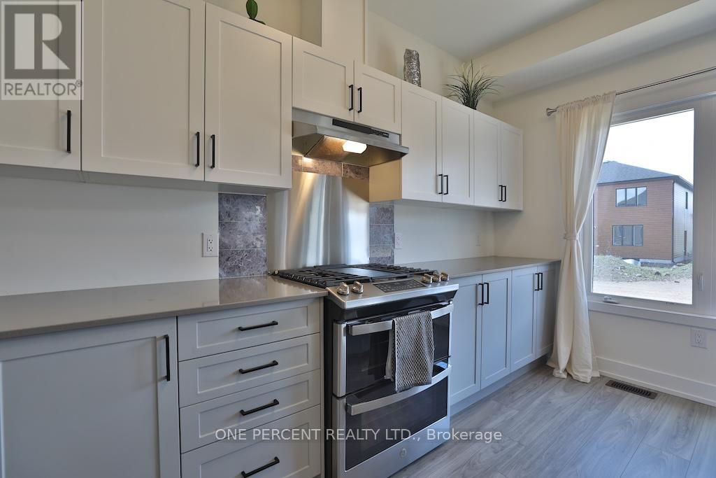 72 DUSENBURY DRIVE - 16