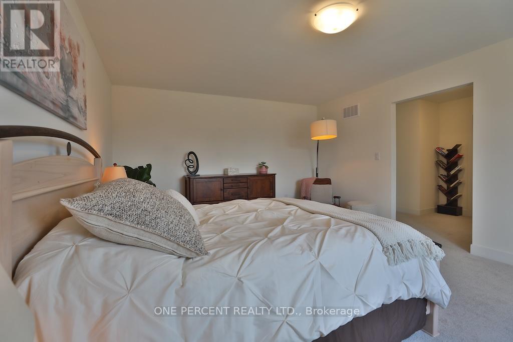72 DUSENBURY DRIVE - 29
