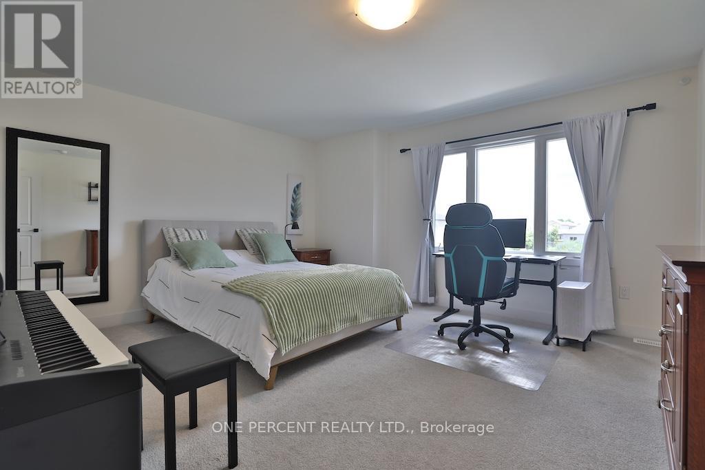 72 DUSENBURY DRIVE - 36