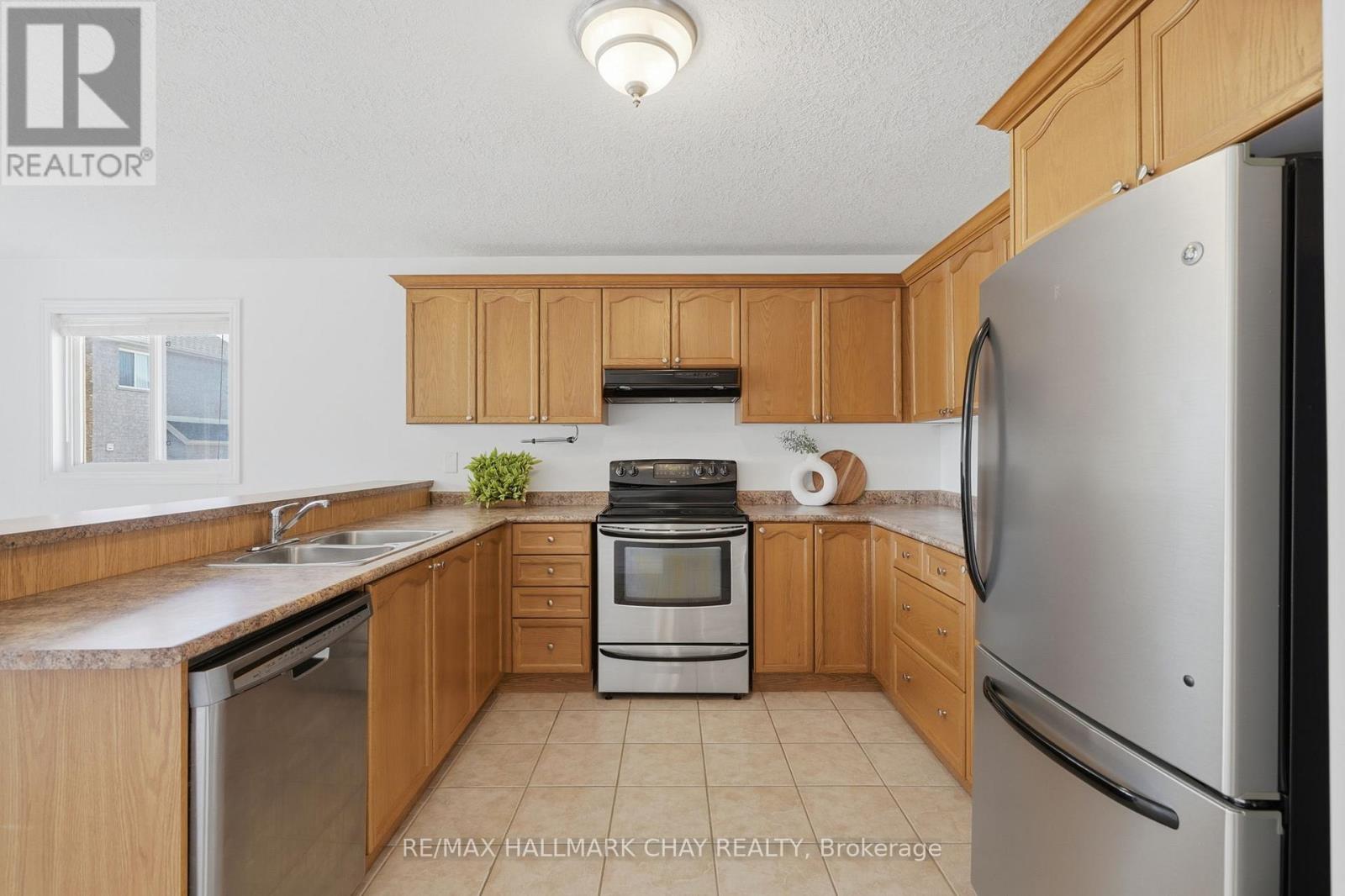109 SOVEREIGNS GATE - 11