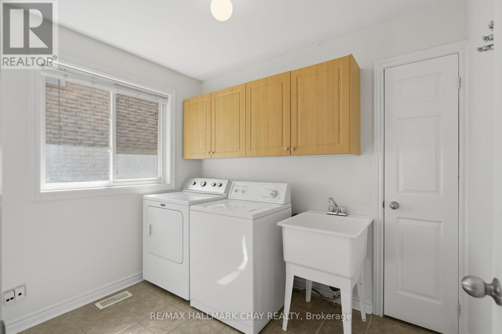 109 SOVEREIGNS GATE - 22