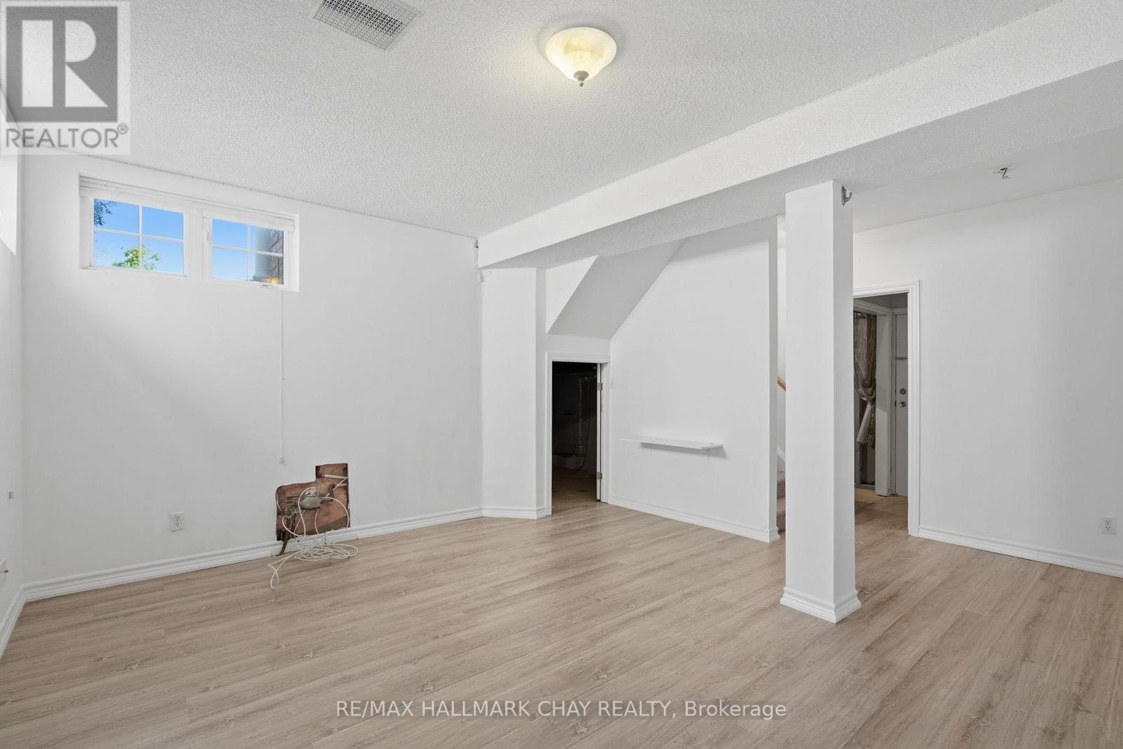 109 SOVEREIGNS GATE - 24