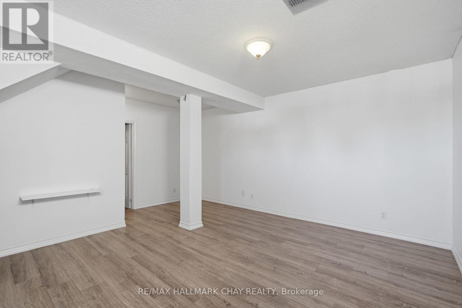 109 SOVEREIGNS GATE - 25