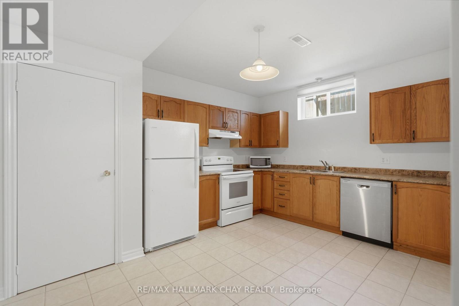 109 SOVEREIGNS GATE - 30