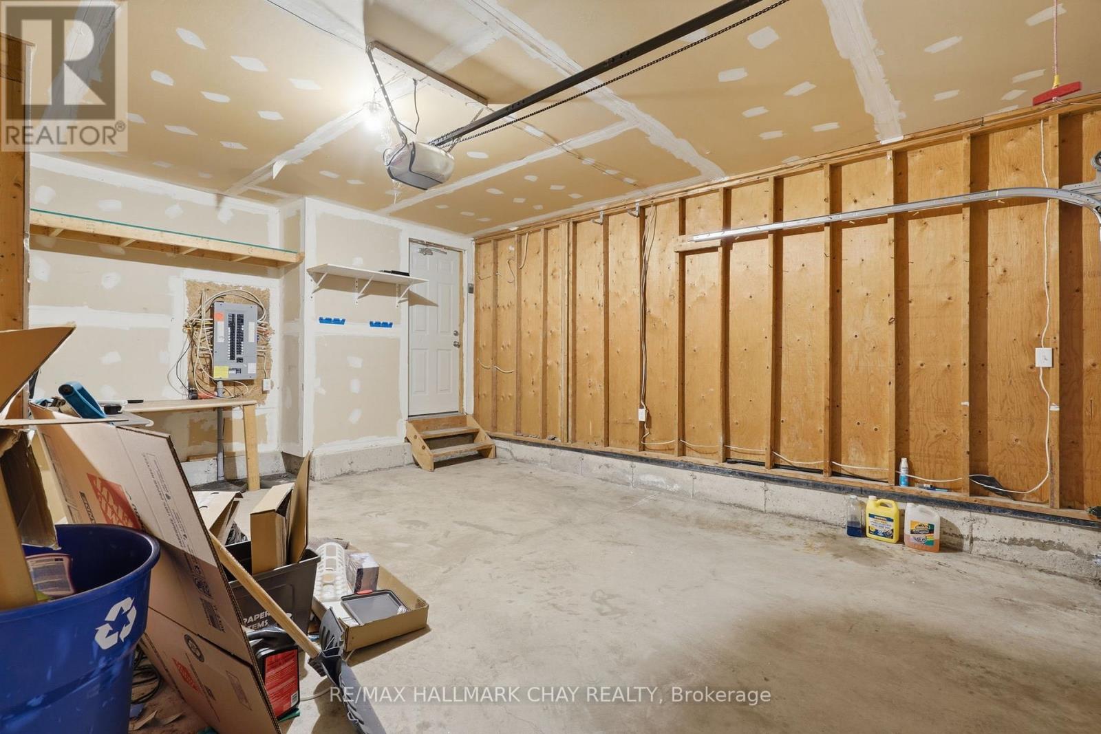 109 SOVEREIGNS GATE - 36