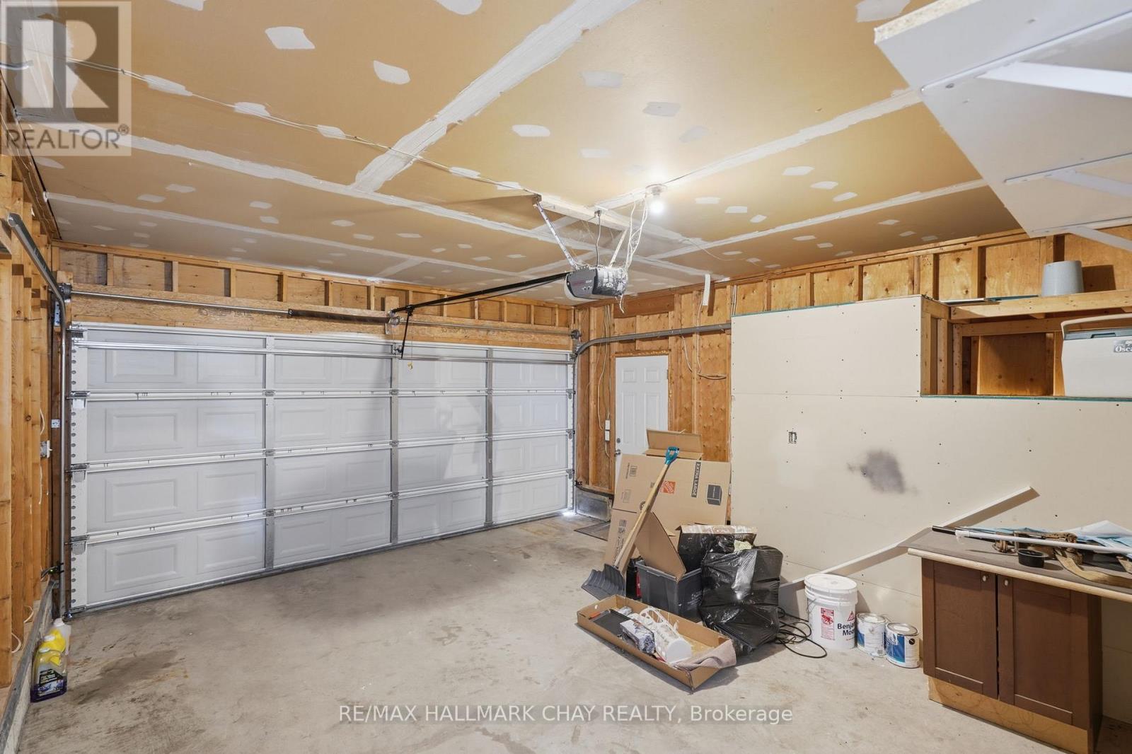 109 SOVEREIGNS GATE - 37
