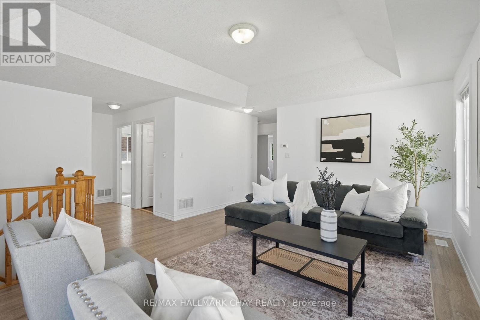 109 SOVEREIGNS GATE - 8