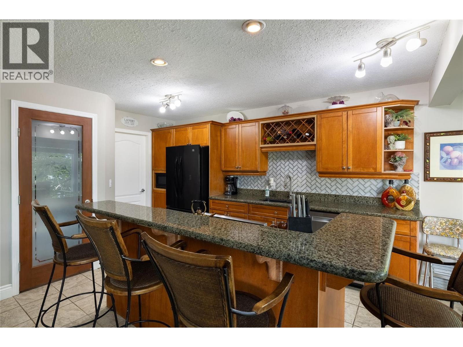 2904 24 Street - 19