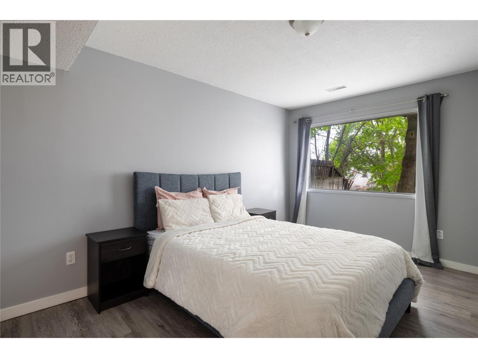 2904 24 Street - 39