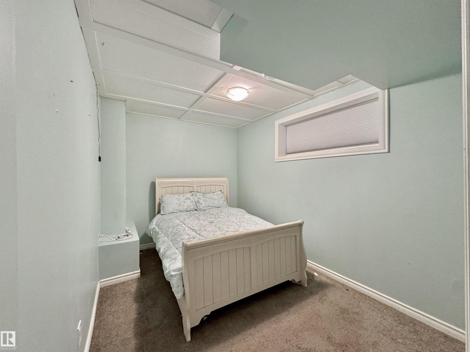 105 GREYSTONE CR - 32