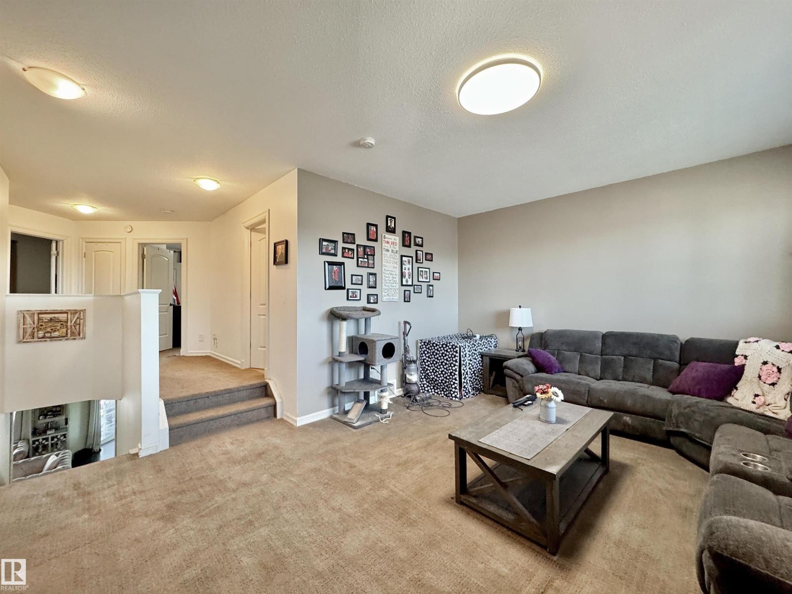 105 GREYSTONE CR - 23