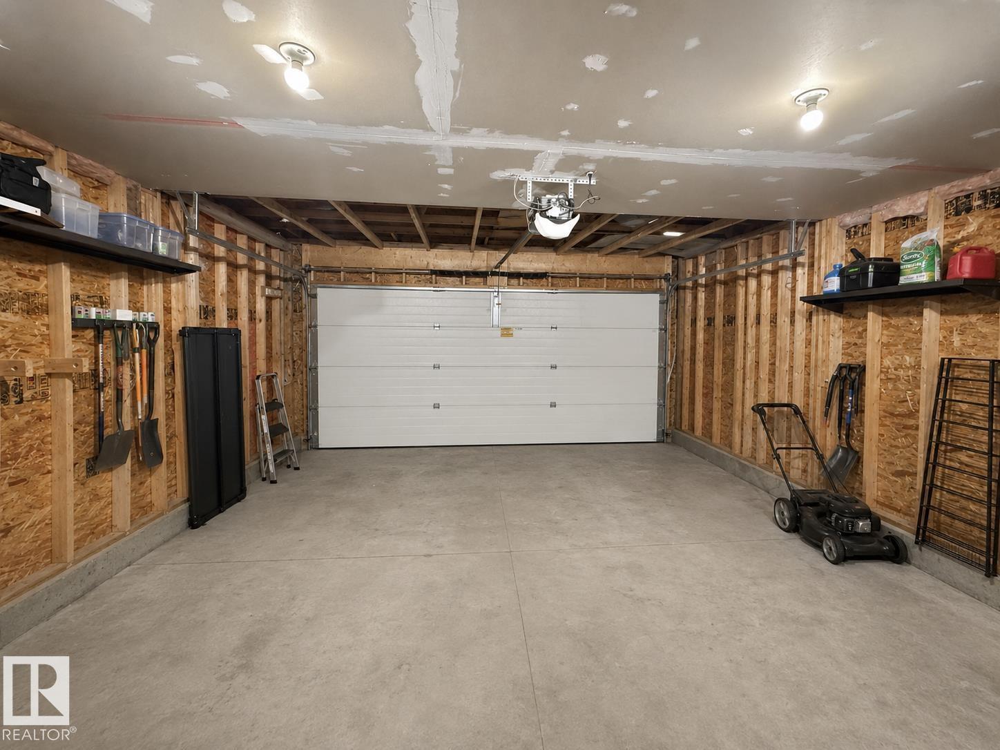 105 GREYSTONE CR - 39