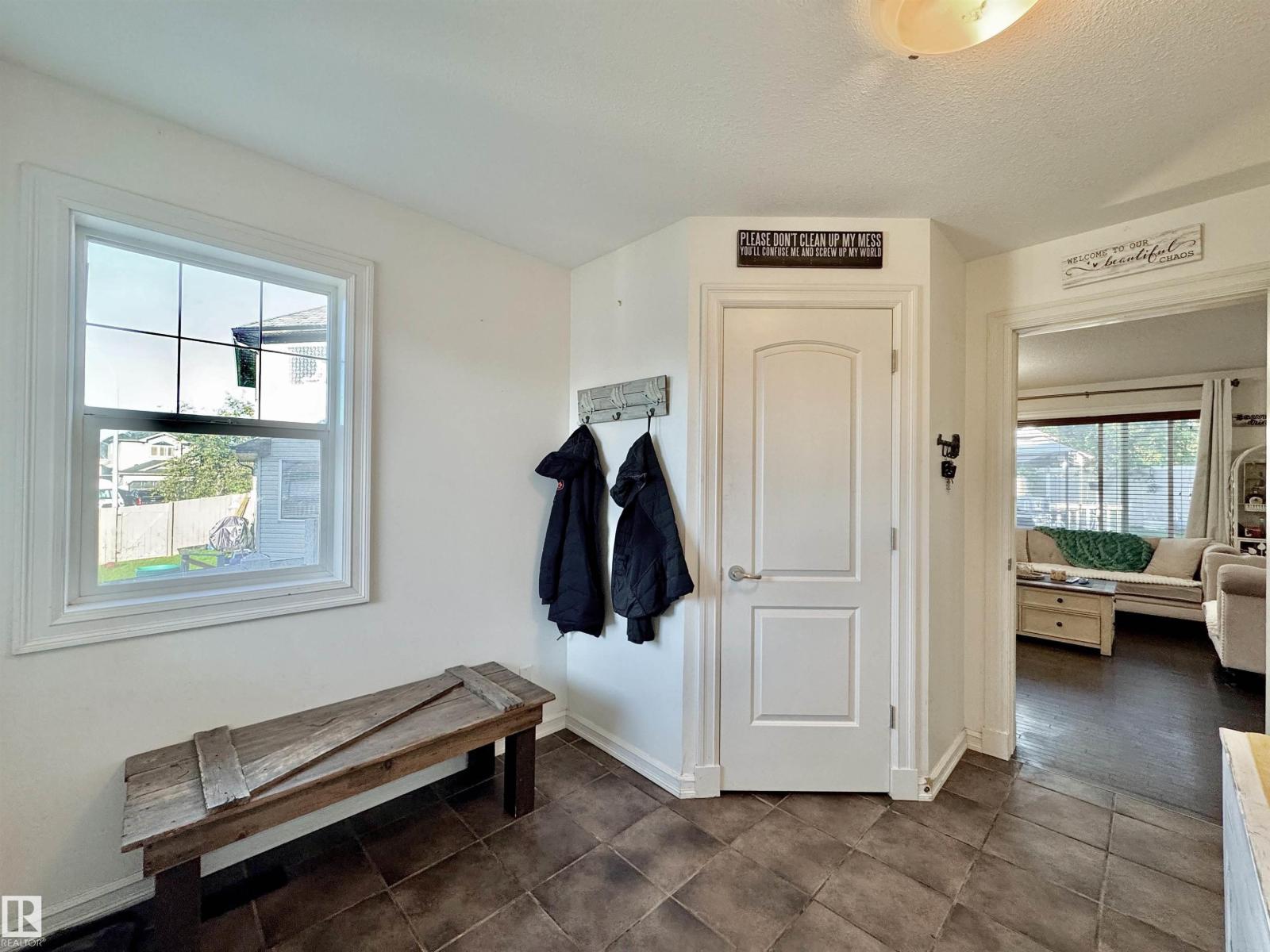 105 GREYSTONE CR - 7