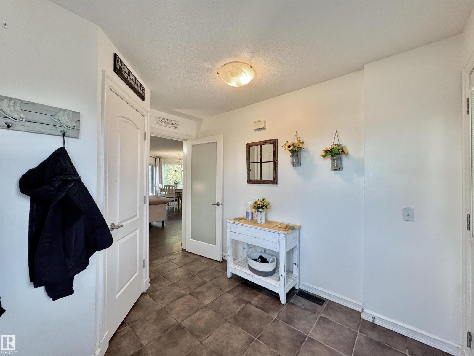 105 GREYSTONE CR - 8