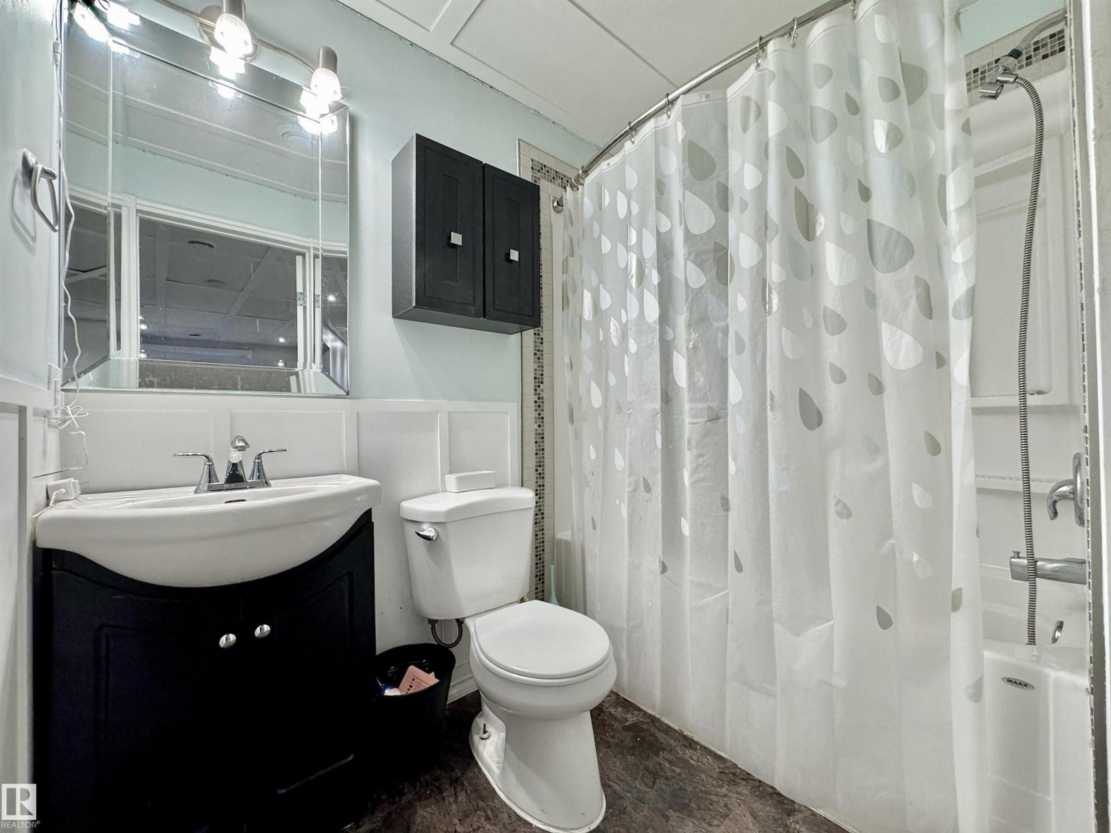 105 GREYSTONE CR - 33